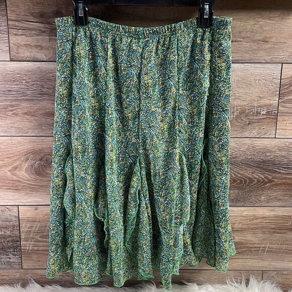 CounterParts Ladies Above Knee  Skirt Flowy Ruffled Bottom, Size S - Picture 2 of 8